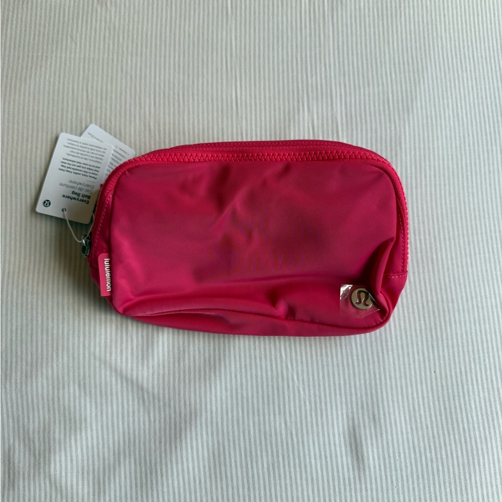 NWT Lululemon Everywhere Belt Bag